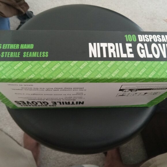 DURABLE NEW nitrile gloves large black 100 count MEDIUM - Picture 2 of 4
